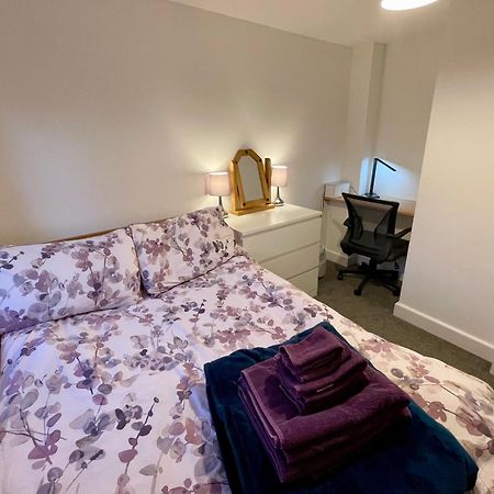 Vernon Place Town Centre, Vernon Cottage 3-Bed With Parking, 1A Vernon Court 2-Bed With Parking, 1B Studio No Parking, Off The High Street Next To Sandford Park Cheltenham Bagian luar foto
