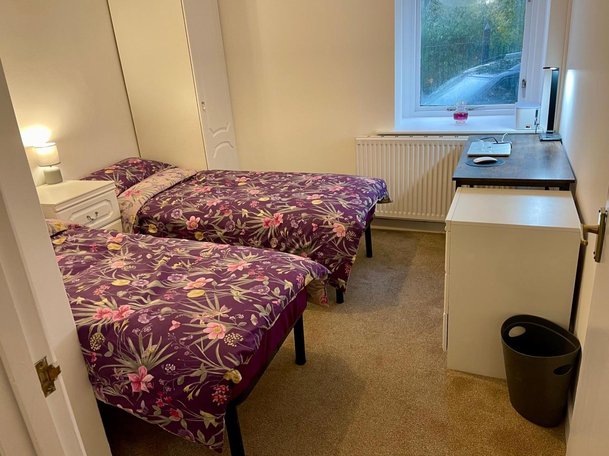 Vernon Place Town Centre, Vernon Cottage 3-Bed With Parking, 1A Vernon Court 2-Bed With Parking, 1B Studio No Parking, Off The High Street Next To Sandford Park Cheltenham Bagian luar foto