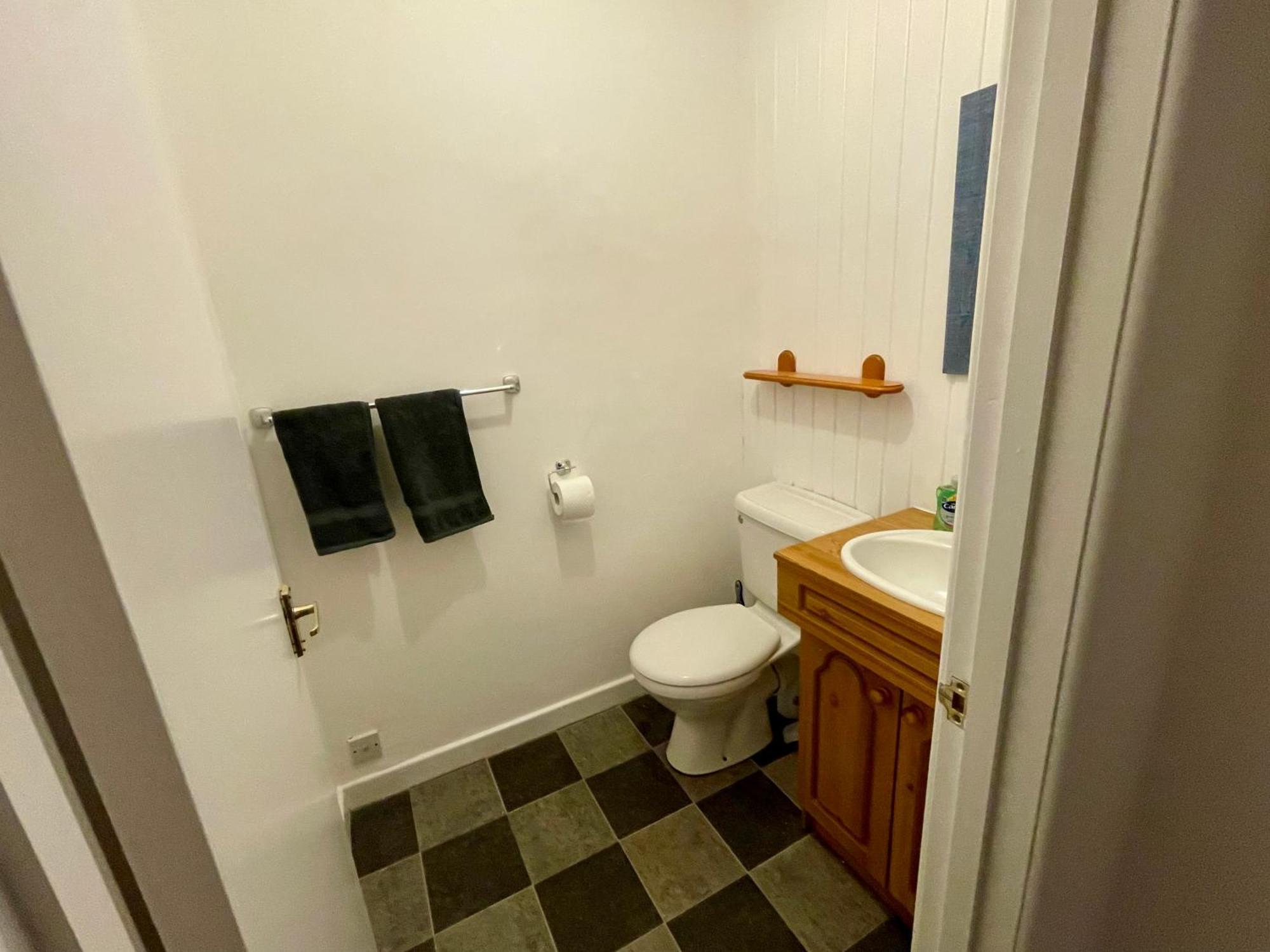 Vernon Place Town Centre, Vernon Cottage 3-Bed With Parking, 1A Vernon Court 2-Bed With Parking, 1B Studio No Parking, Off The High Street Next To Sandford Park Cheltenham Bagian luar foto