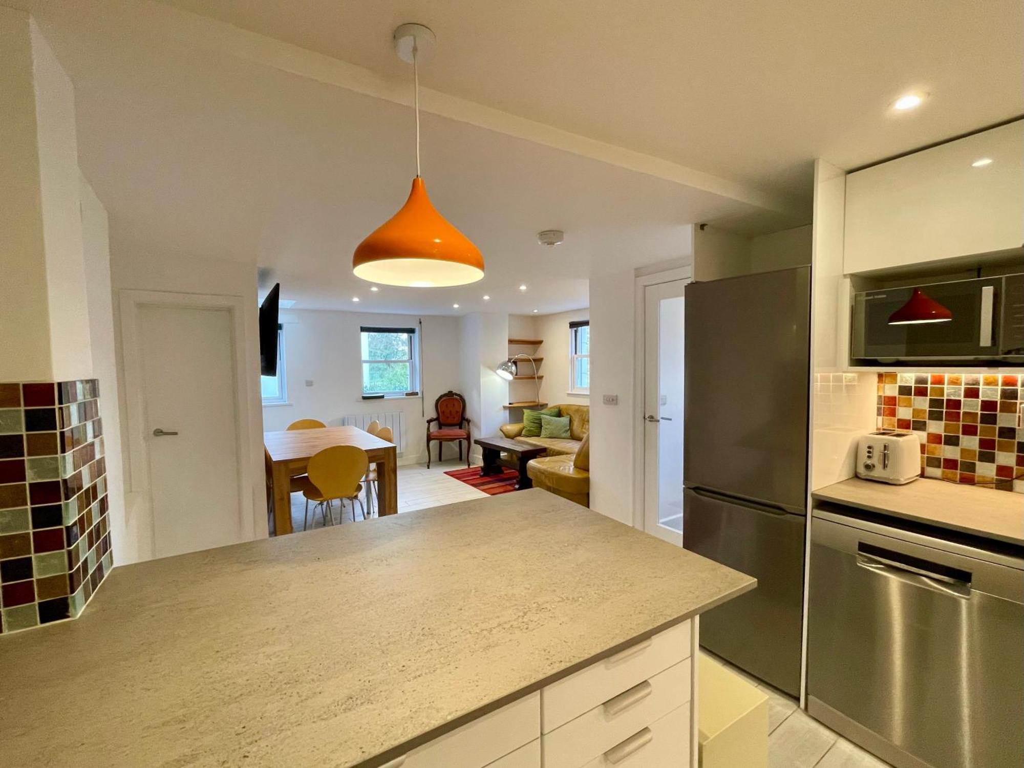 Vernon Place Town Centre, Vernon Cottage 3-Bed With Parking, 1A Vernon Court 2-Bed With Parking, 1B Studio No Parking, Off The High Street Next To Sandford Park Cheltenham Bagian luar foto