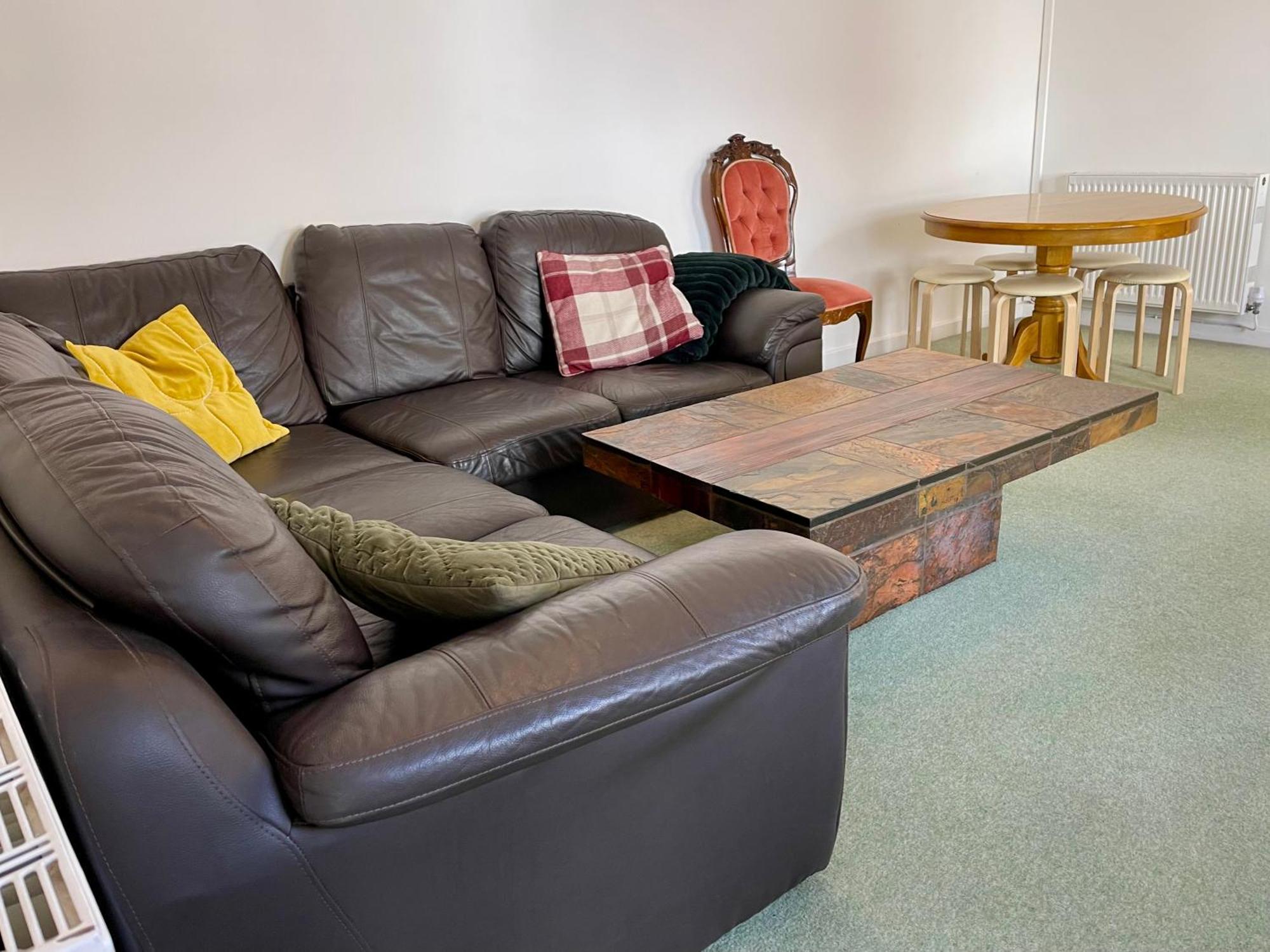 Vernon Place Town Centre, Vernon Cottage 3-Bed With Parking, 1A Vernon Court 2-Bed With Parking, 1B Studio No Parking, Off The High Street Next To Sandford Park Cheltenham Bagian luar foto